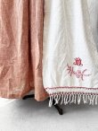 画像4: shizuka's/アンティークレースのロング丈ワンピース・くすみレッド (4)