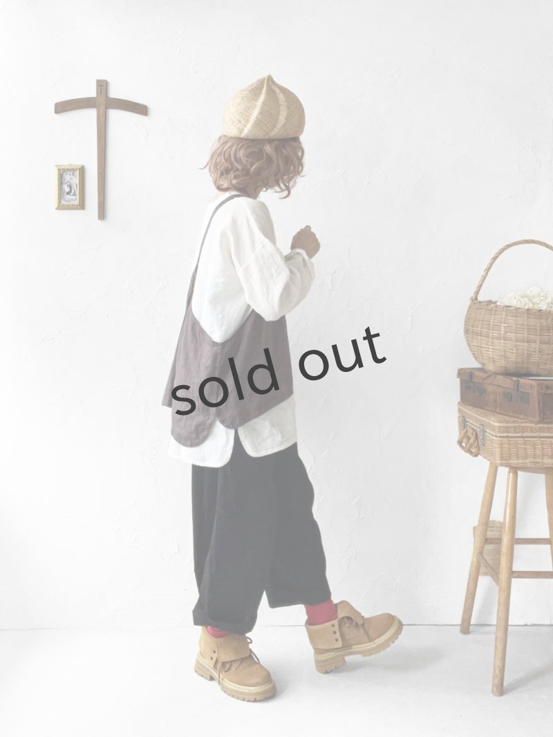 画像10: [再入荷]a+koloni／リネンバッククロスベスト・チャコール (10)