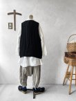 画像6: a+koloni／リネンWガーゼベスト・ブラック (6)