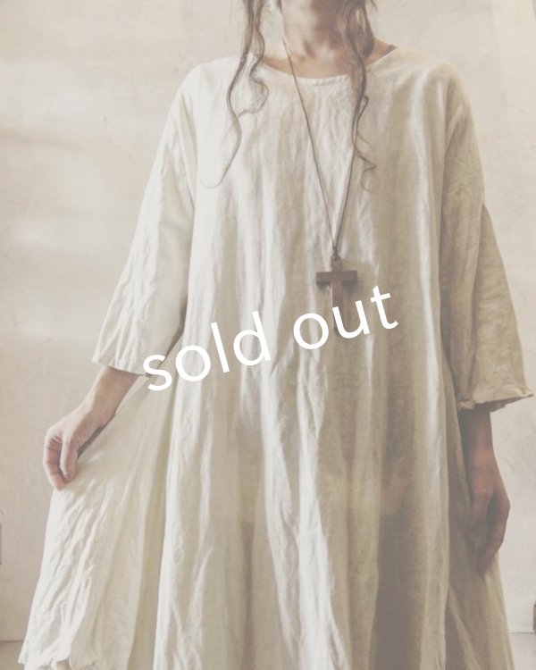 画像2: 再入荷 pollenbienco/ミルク生成り教会ワンピース (2)
