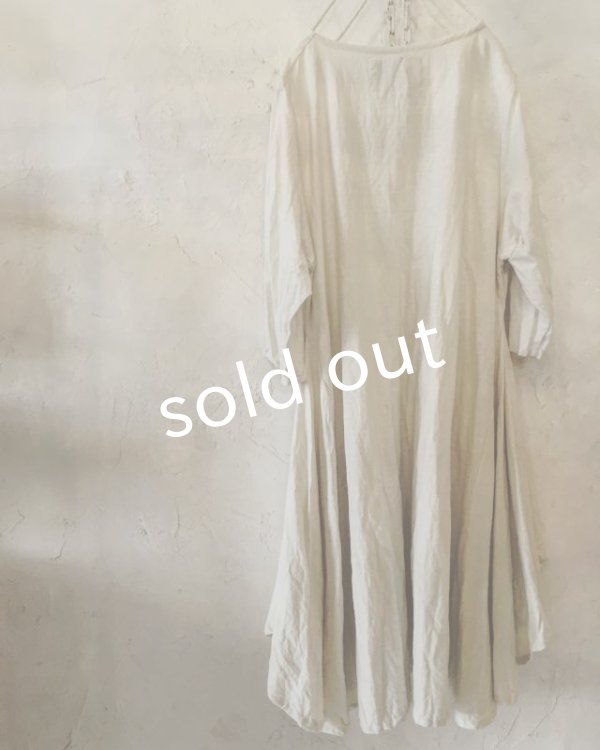 画像7: 再入荷 pollenbienco/ミルク生成り教会ワンピース (7)