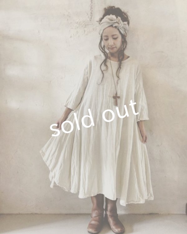 画像3: 再入荷 pollenbienco/ミルク生成り教会ワンピース (3)