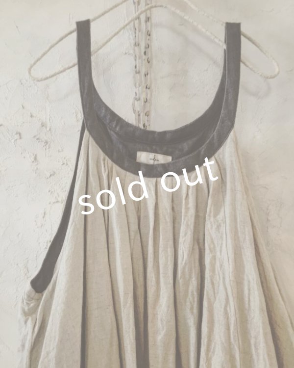 画像2: pollenbienco/リバーシブルギャザーワンピース・生成りとグレー (2)