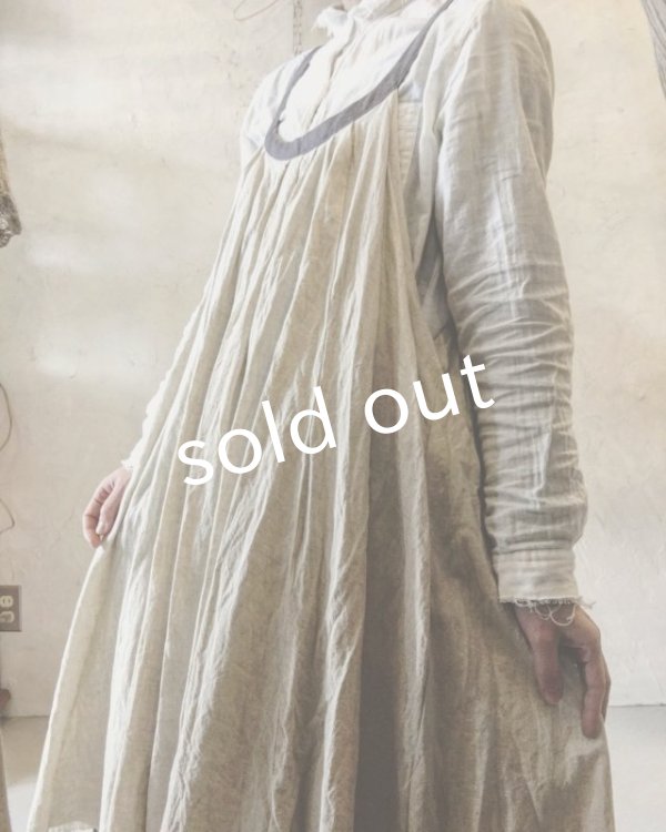 画像14: pollenbienco/リバーシブルギャザーワンピース・生成りとグレー (14)