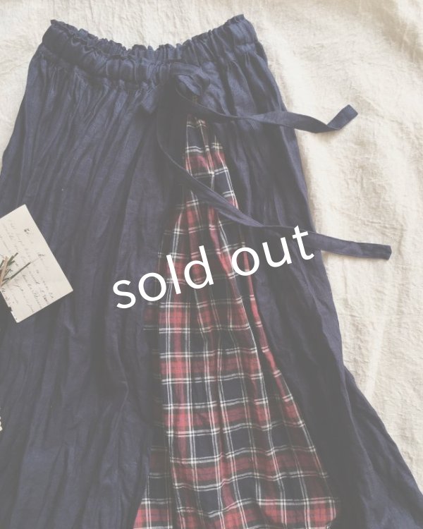 画像2: MARCHE' DE SOEUR／ネイビー×赤チェックギャザースカート (2)