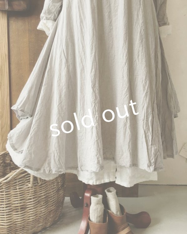 画像2: MARCHE' DE SOEUR／教会ワンピース・グレージュ (2)