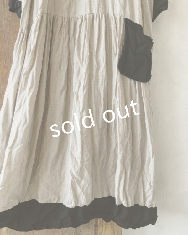 画像2: MARCHE' DE SOEUR/生成りベージュ×ブラックリネンワンピース (2)