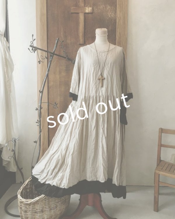 画像11: MARCHE' DE SOEUR/生成りベージュ×ブラックリネンワンピース (11)