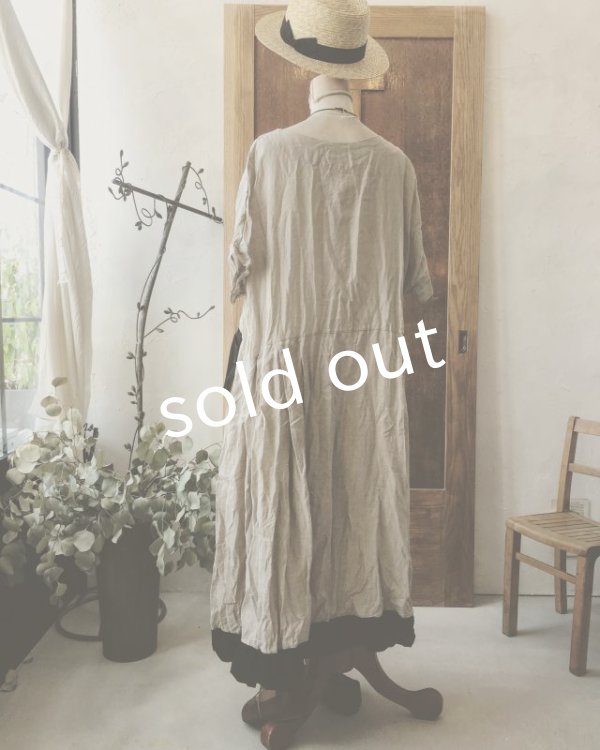 画像9: MARCHE' DE SOEUR／生成りベージュ×ブラックリネンワンピース (9)