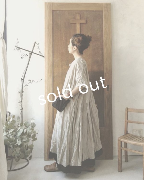 画像12: MARCHE' DE SOEUR／生成りベージュ×ブラックリネンワンピース (12)