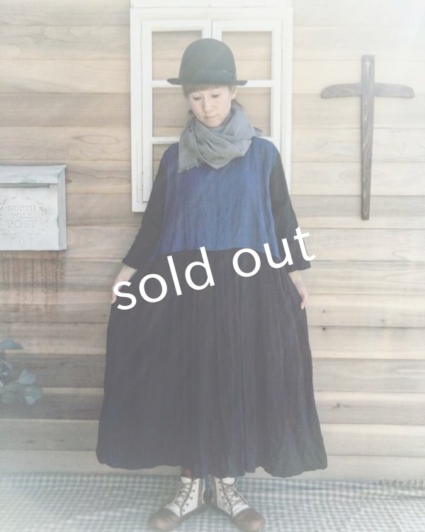 画像4: MARCHE' DE SOEUR/インディゴ染めバイカラーワンピース・ブラックお袖 (4)