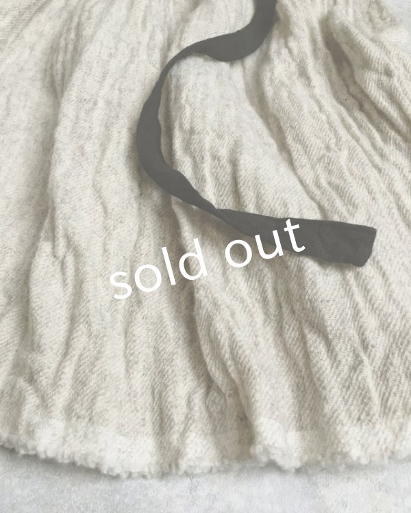 画像2: MARCHE' DE SOEUR/ウールリネン吊りスカート・オフ×黒 (2)