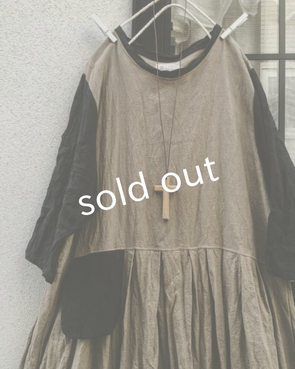 画像2: MARCHE' DE SOEUR/ウォッシュリネンワンピース・カーキブラウン×黒 (2)