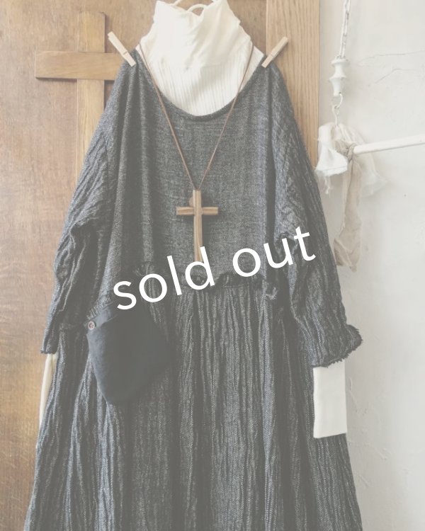 画像2: MARCHE' DE SOEUR/たっぽりウールワンピース・黒 (2)