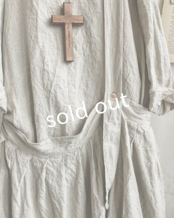 画像4: MARCHE' DE SOEUR/ワンショルダーワンピース・生成り (4)