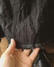 画像6: MARCHE' DE SOEUR/ちいさなコサージュ付きパフ袖ワンピース・黒 (6)
