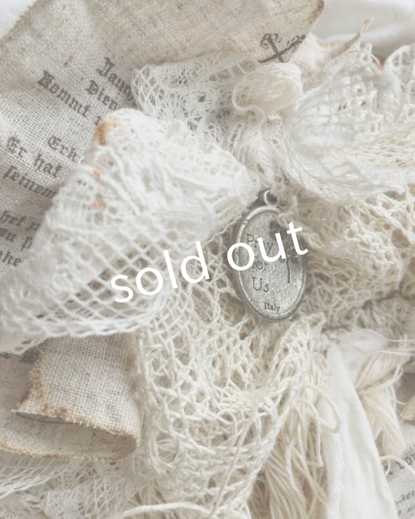 画像9: pollenbienco／アンティークレースのかごバッグ・祈りのメダイ (9)