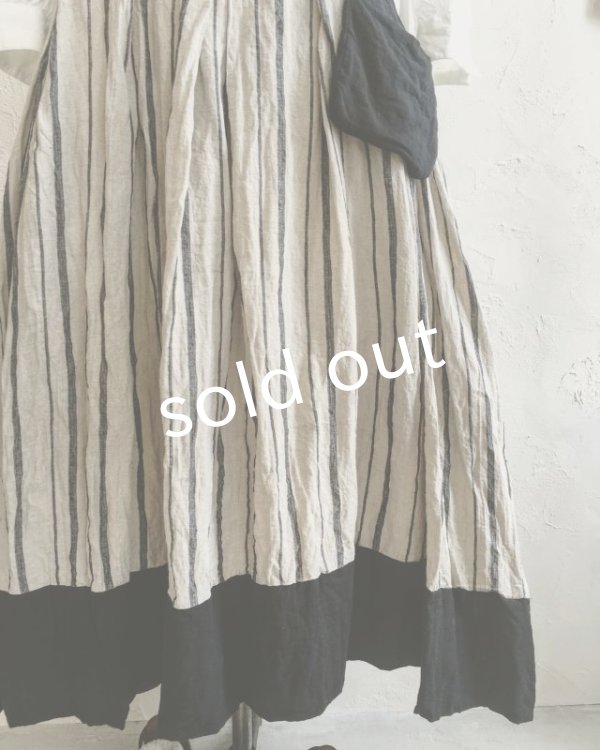 画像3: MARCHE' DE SOEUR／ストライプエプロンワンピース・黒＆ストライプ (3)