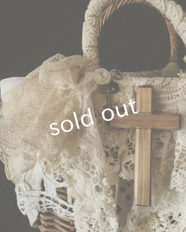 画像2: pollenbienco／十字架とアンティークレースのバスケット (2)