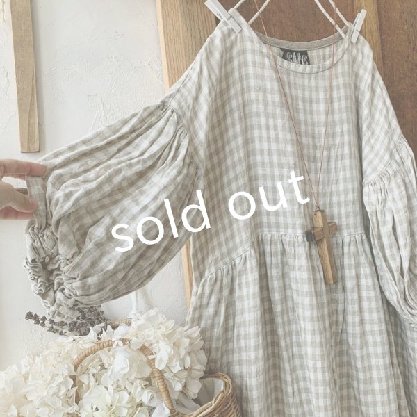 画像3: mifumi／ドロップショルダーボリュームpuffワンピース・生成×白ギンガム (3)