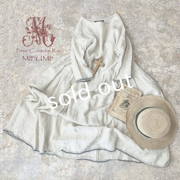 画像4: mifumi／後ろ刺繍のタックとギャザーのワンピース・青耳リネン (4)