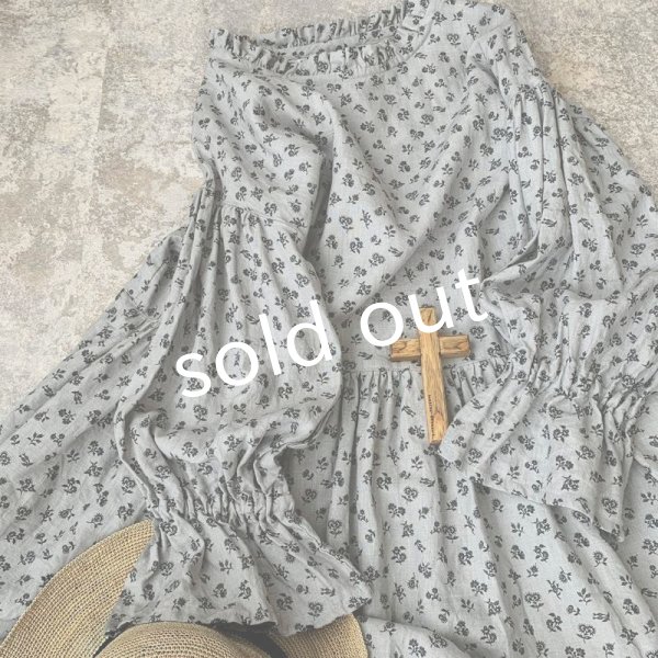 画像5: mifumi／フリル襟リリィのワンピース・プチブーケライトグレー (5)