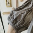 画像4: mifumi／ブッファンお袖の肩リボンワンピース・濃灰 (4)