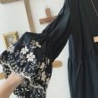 画像3: mifumi／Wトロンのワンピース・黒に生成り花 (3)