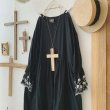 画像2: mifumi／Wトロンのワンピース・黒に生成り花 (2)