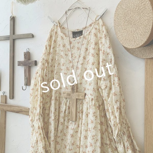 画像2: mifumi/Wトロンのワンピース・クリームブーケ (2)