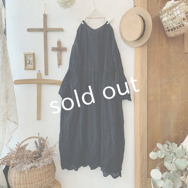 画像6: mifumi／Wトロンのワンピース・黒ベル刺繍 (6)