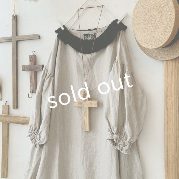 画像2: mifumi/ぷちピエロのワンピース・生成りに黒襟 (2)