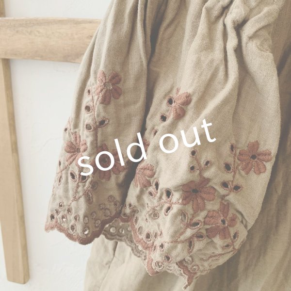 画像4: mifumi／Wトロンのワンピース・カーキに茶花 (4)