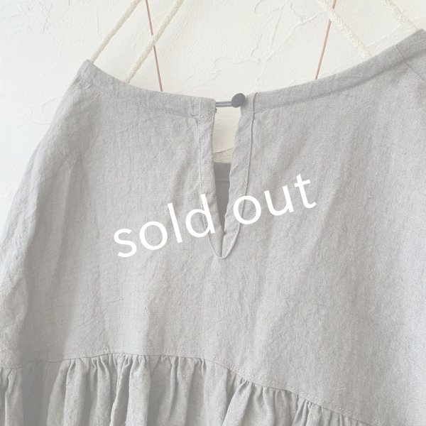 画像7: mifumi／アトリエ刺繍ポワンヨークワンピース・濃灰 (7)