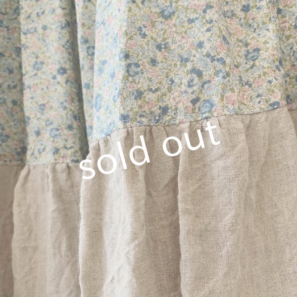 画像4: mifumi／ティアードパッチのスカート・青小花 (4)