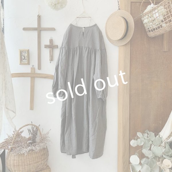 画像6: mifumi／アトリエ刺繍ポワンヨークワンピース・濃灰 (6)