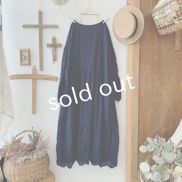 画像6: mifumi／Wトロンのワンピース・ネイビーベル刺繍 (6)