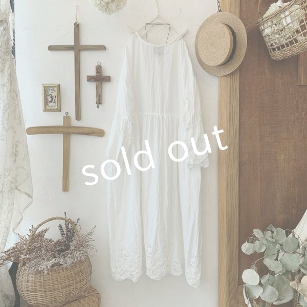 画像5: mifumi／Wトロンのワンピース・白ベル刺繍 (5)