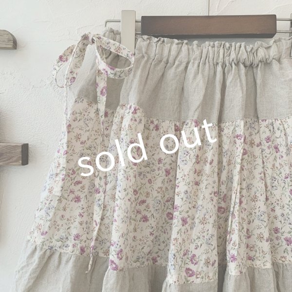 画像2: mifumi／ティアードパッチのスカート・紫小花 (2)