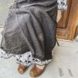 画像9: mifumi／タックとアトリエ刺繍のエプロン・オフ (9)
