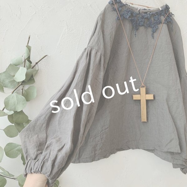 画像2: mifumi/おはなたちのブラウス・濃灰 (2)