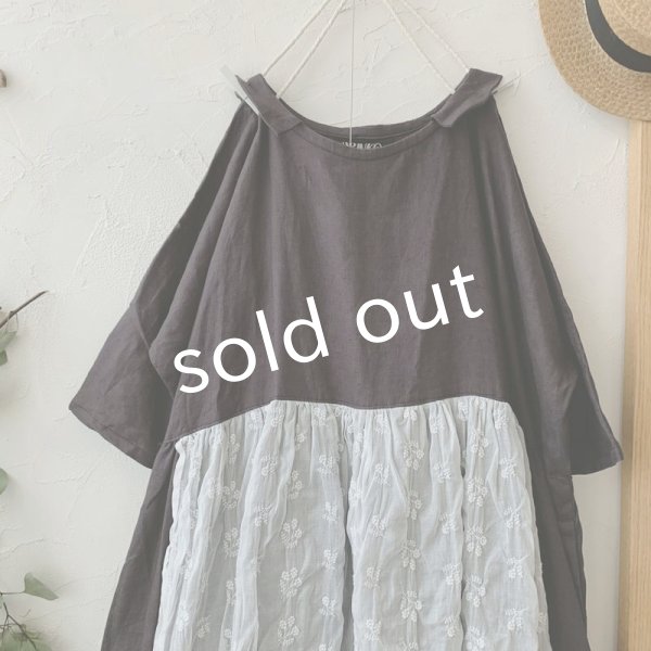 画像2: mifumi/わたぐもオーガンジー はなれ衿のサラワンピース・スミクロ (2)