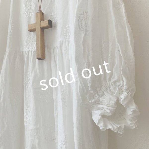 画像4: mifumi／ドロップショルダーボリュームpuffワンピース・森のぼーるオフ (4)