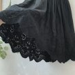 画像2: mifumi／ティアードぺちスカート・黒ベルレース (2)