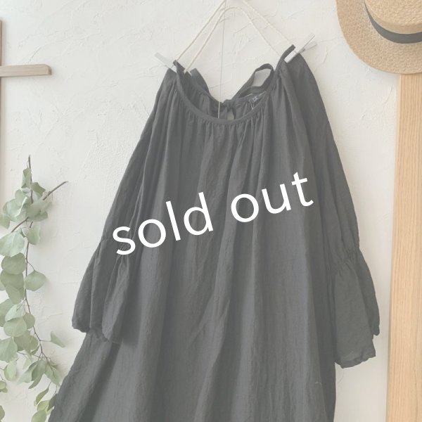 画像2: mifumi/アトリエ刺繍 森のオーバーワンピース・黒 (2)