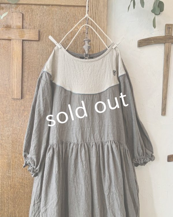 画像2: mifumi/アトリエ刺繍 キャロルのドレス・濃灰×エクリュ (2)