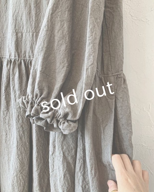 画像4: mifumi/アトリエ刺繍 キャロルのドレス・濃灰×エクリュ (4)