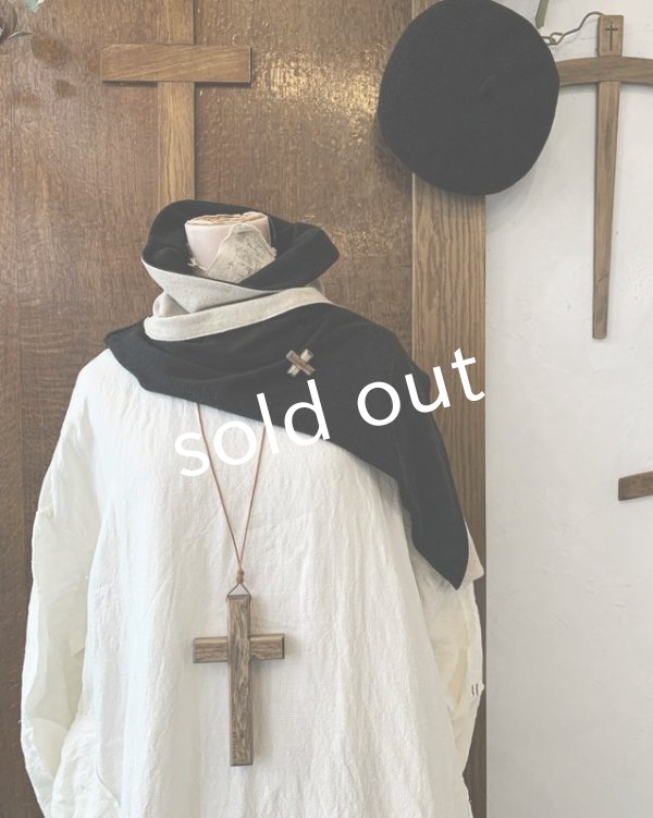 画像4: MARCHE' DE SOEUR／教会のケープ・リバーシブル【木の十字架ブローチ付】 (4)