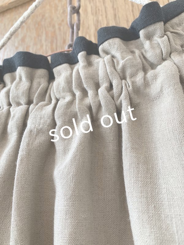 画像5: kosatofuku／リネンのスモックギャザーロングワンピース・ベージュ (5)