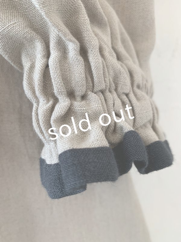 画像6: kosatofuku／リネンのスモックギャザーロングワンピース・ベージュ (6)